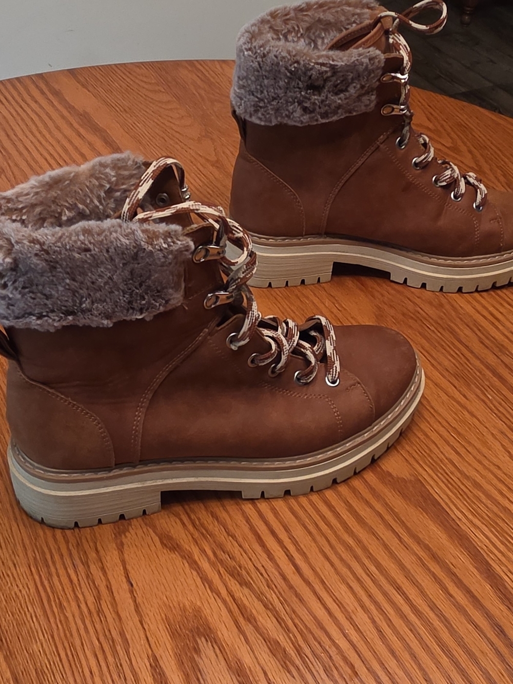 Time And Tru Brown Faux-Fur Lined Women's Hiking Boots Size 8.5 - Picture 2 of 8